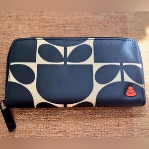 Orla Kiely Black and Cream Floral Wallet *NWOT*